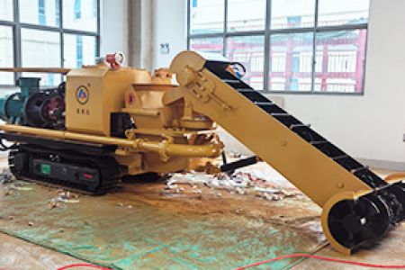 从“泥里爬”到“遥控开”：清仓机器人让水仓清理变得优雅[泵泵达]